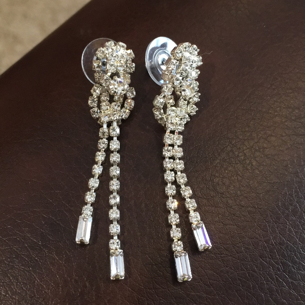 UPSCALE ELEGANT CZ EARRINGS